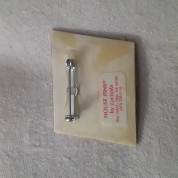 House Of Lucinda Brooch - Picture 2 of 3